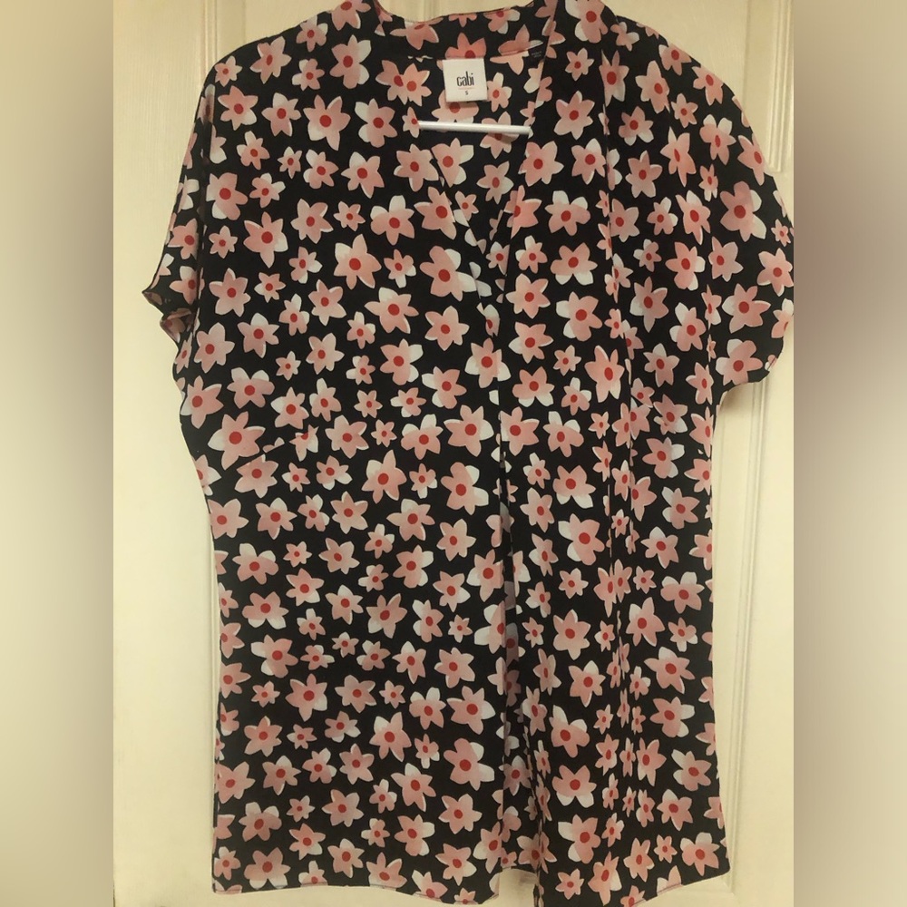 Women’s cabi small short sleeve blouse